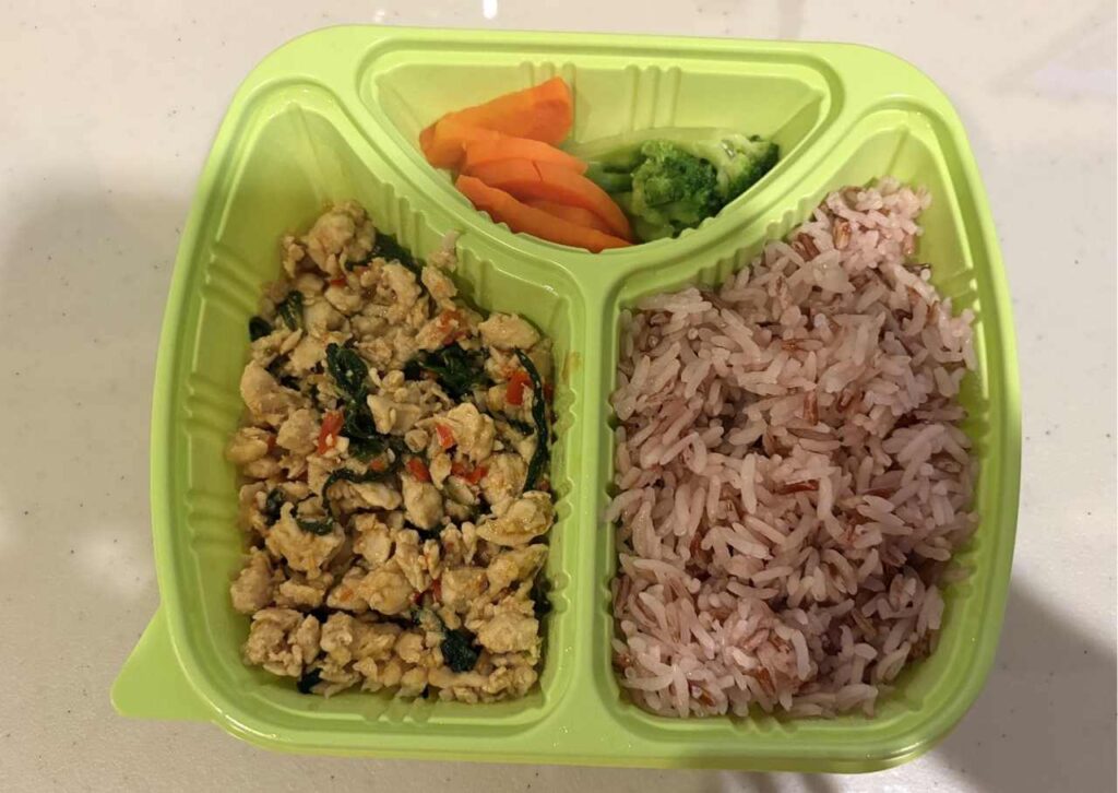 ジャスミン・レッドカーゴ米　鶏むね肉のガパオ弁当